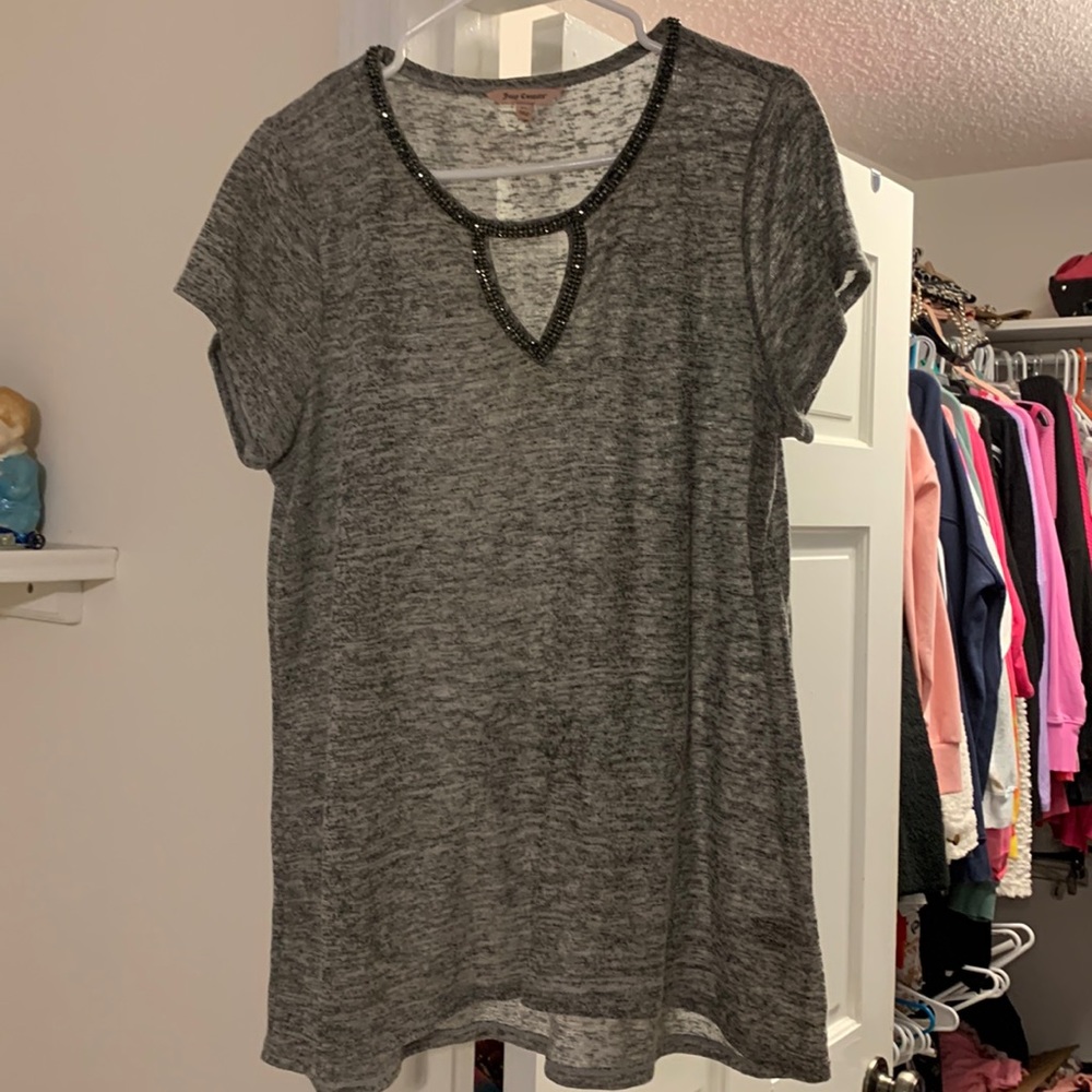 🚨 FINAL SALE 🚨❤️Beautiful jeweled keyhole top❤️- GENTLY USED!!!